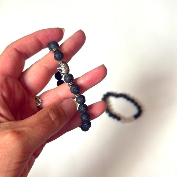 Black pumice / lava rock and White Beaded Bracelet Set with Elephant charm - Picture 3 of 6